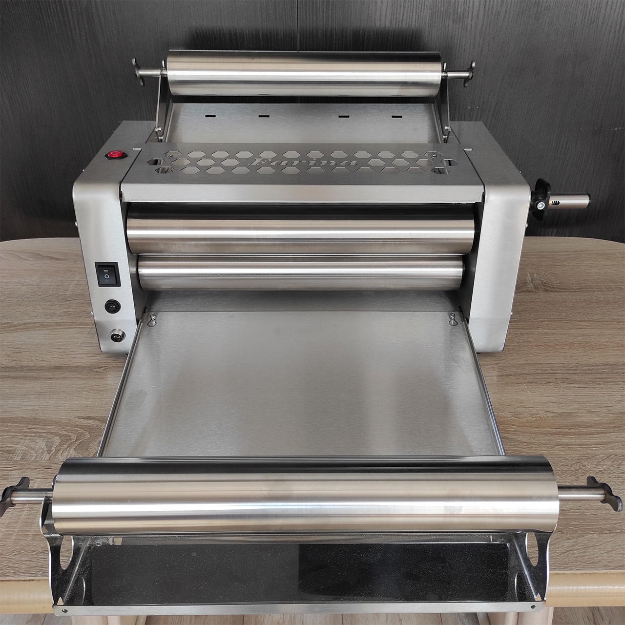 Electric dough sheeter Farina with rolling pins for winding dough – Farina  Metal